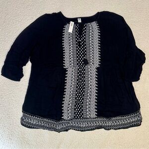 Old Navy Black and White Patterned Peasant Top